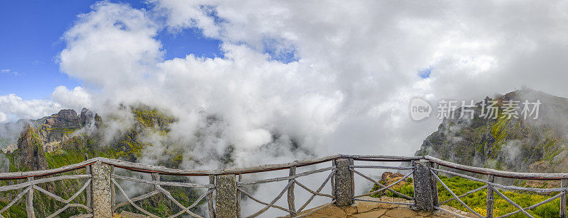 在马德拉岛的Ninho da Manta山的全景，或鹰巢